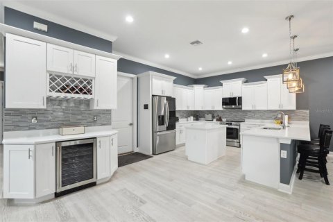 Casa en venta en Tampa, Florida, 4 dormitorios, 298.68 m2 № 1628984 - foto 10