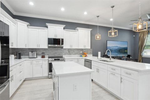 Casa en venta en Tampa, Florida, 4 dormitorios, 298.68 m2 № 1628984 - foto 16