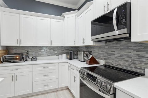 Casa en venta en Tampa, Florida, 4 dormitorios, 298.68 m2 № 1628984 - foto 15