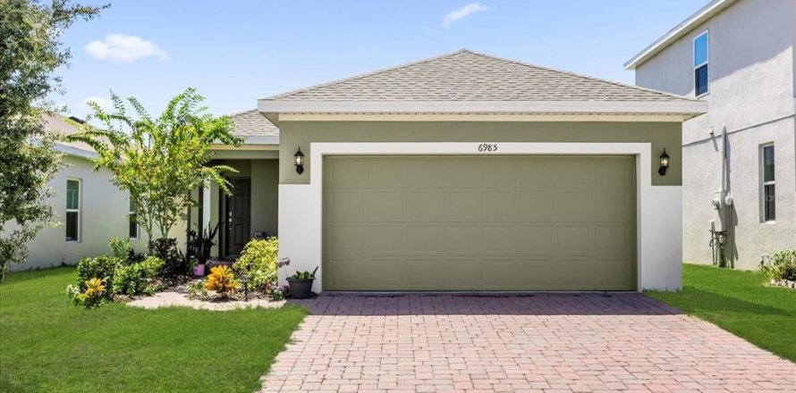 House in Groveland, Florida 4 bedrooms, 140.28 sq.m. № 2151306