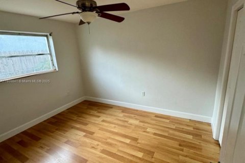 Снять в аренду виллу или дом в Санрайз, Флорида 4 спальни, 157.93м2, № 1965472 - фото 8