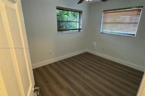 Снять в аренду виллу или дом в Санрайз, Флорида 4 спальни, 157.93м2, № 1965472 - фото 14