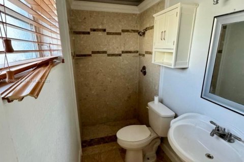 Снять в аренду виллу или дом в Санрайз, Флорида 4 спальни, 157.93м2, № 1965472 - фото 12