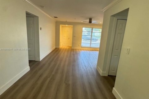 Снять в аренду виллу или дом в Санрайз, Флорида 4 спальни, 157.93м2, № 1965472 - фото 16