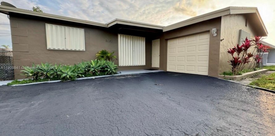 Дом в Санрайз, Флорида 4 спальни, 157.93м2 № 1965472