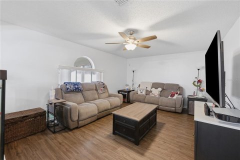 Villa ou maison à vendre à Orlando, Floride: 4 chambres, 198.35 m2 № 2399427 - photo 17