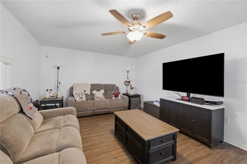 Villa ou maison à vendre à Orlando, Floride: 4 chambres, 198.35 m2 № 2399427 - photo 12