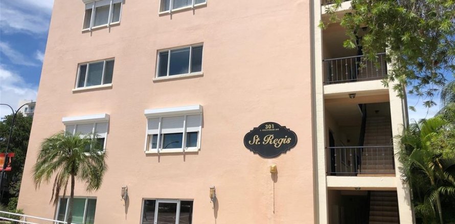 Condominio en Sarasota, Florida, 2 dormitorios № 1544690