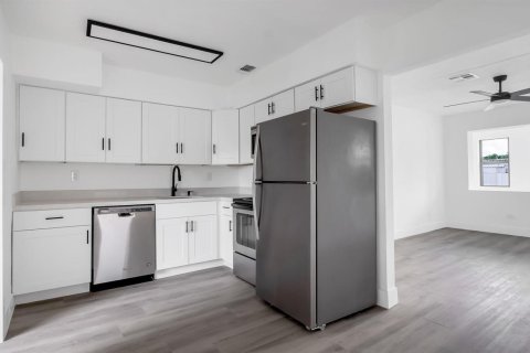 Villa ou maison à louer à West Park, Floride: 4 chambres, 96.43 m2 № 2244554 - photo 6