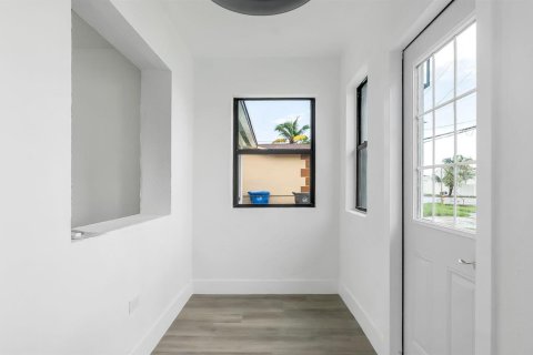 Villa ou maison à louer à West Park, Floride: 4 chambres, 96.43 m2 № 2244554 - photo 20