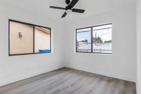 Villa ou maison à louer à West Park, Floride: 4 chambres, 96.43 m2 № 2244554 - photo 10