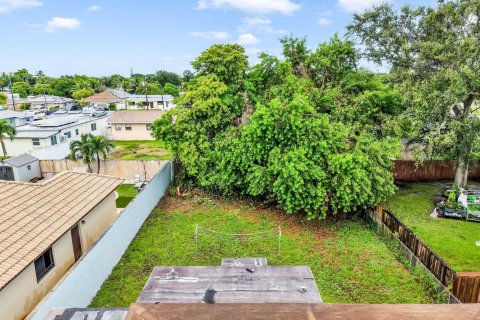Villa ou maison à louer à West Park, Floride: 4 chambres, 96.43 m2 № 2244554 - photo 5