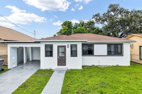 Villa ou maison à West Park, Floride 4 chambres, 96.43 m2 № 2244554