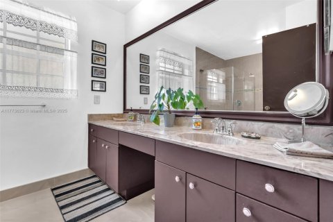Купить виллу или дом в Купер-Сити, Флорида 4 комнаты, 163.23м2, № 1696794 - фото 8