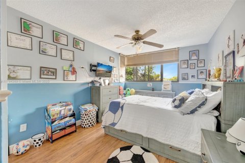 Condo in Miami, Florida, 3 bedrooms  № 1799492 - photo 23