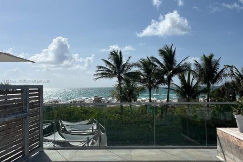 Condo in Miami Beach, Florida, 2 bedrooms  № 1939803 - photo 3