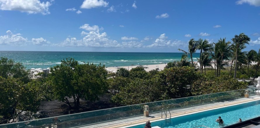 Condo in Miami Beach, Florida, 2 bedrooms № 1939803