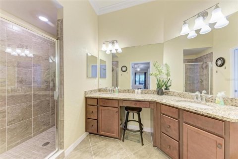 Condo in Bradenton, Florida, 2 bedrooms in LAKEWOOD NATIONAL  № 1750899 - photo 24