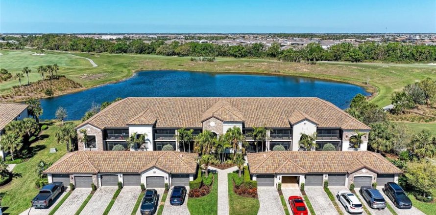 Condo in Bradenton, Florida, 2 bedrooms in LAKEWOOD NATIONAL № 1750899