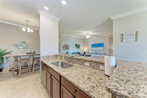 Condo in Bradenton, Florida, 2 bedrooms in LAKEWOOD NATIONAL  № 1750899 - photo 16