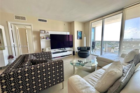 Condo in Hallandale Beach, Florida, 3 bedrooms  № 1868575 - photo 12