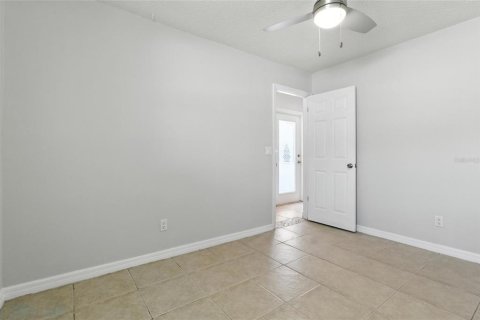 House in Palm Harbor, Florida 3 bedrooms, 88.26 sq.m. № 1884034 - photo 14