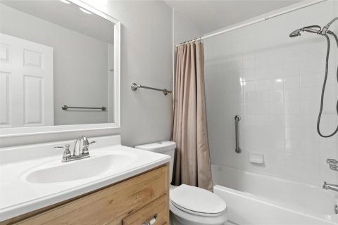 House in Palm Harbor, Florida 3 bedrooms, 88.26 sq.m. № 1884034 - photo 15