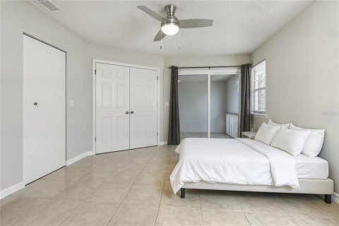 House in Palm Harbor, Florida 3 bedrooms, 88.26 sq.m. № 1884034 - photo 9