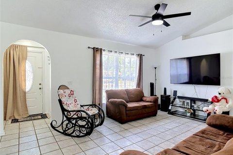 House in Deltona, Florida 3 bedrooms, 96.62 sq.m. № 2213539 - photo 6