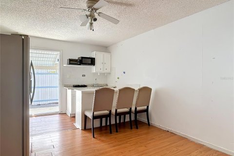 House in Deltona, Florida 3 bedrooms, 96.62 sq.m. № 2213539 - photo 23