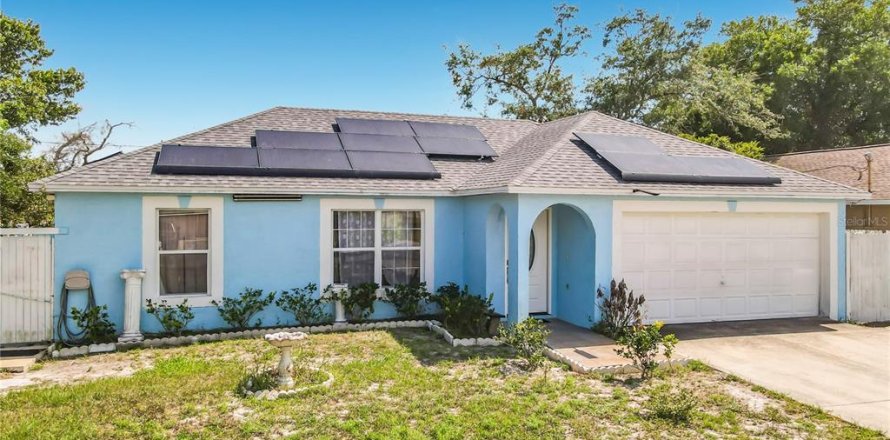 House in Deltona, Florida 3 bedrooms, 96.62 sq.m. № 2213539