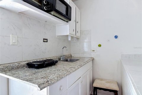 House in Deltona, Florida 3 bedrooms, 96.62 sq.m. № 2213539 - photo 24