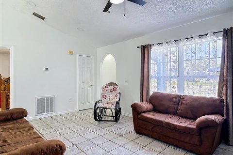 House in Deltona, Florida 3 bedrooms, 96.62 sq.m. № 2213539 - photo 8