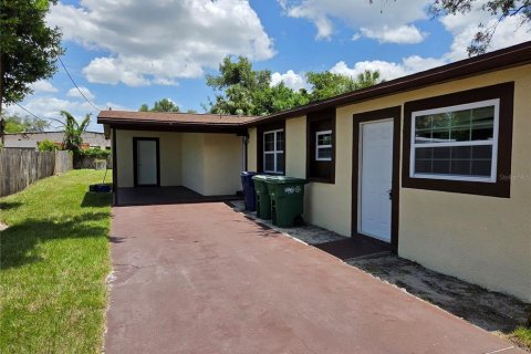 House in Tampa, Florida 3 bedrooms, 121.7 sq.m. № 2223189