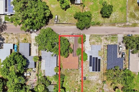 House in Tampa, Florida 3 bedrooms, 121.7 sq.m. № 2223189 - photo 3