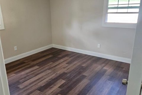 House in Tampa, Florida 3 bedrooms, 121.7 sq.m. № 2223189 - photo 9