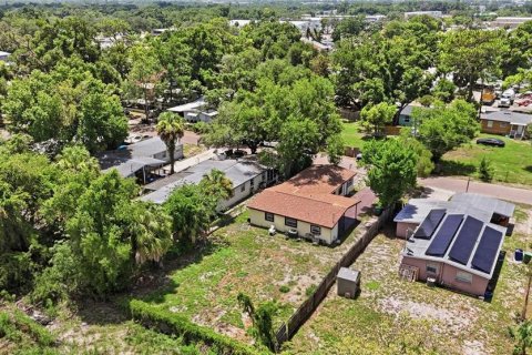 House in Tampa, Florida 3 bedrooms, 121.7 sq.m. № 2223189 - photo 4
