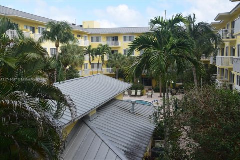 Condo in Fort Lauderdale, Florida, 2 bedrooms  № 1860959 - photo 27