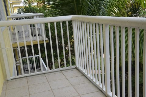 Condo in Fort Lauderdale, Florida, 2 bedrooms  № 1860959 - photo 28