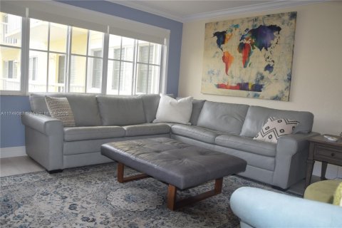 Condo in Fort Lauderdale, Florida, 2 bedrooms  № 1860959 - photo 1