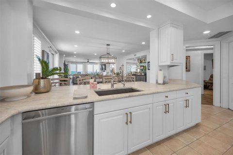 Copropriété à vendre à Treasure Island, Floride: 3 chambres, 349.5 m2 № 1909890 - photo 26