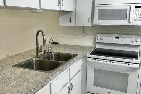 Condo in Port Richey, Florida, 3 bedrooms  № 1535773 - photo 6