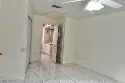 Condo in Port Richey, Florida, 3 bedrooms  № 1535773 - photo 21