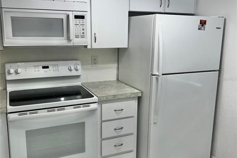 Condo in Port Richey, Florida, 3 bedrooms  № 1535773 - photo 4