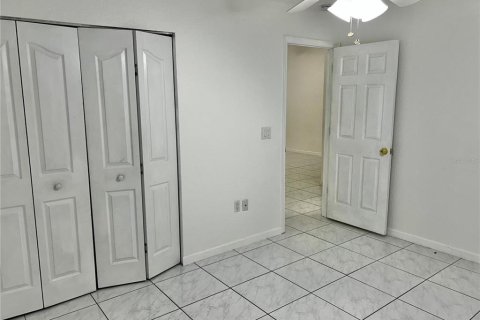 Condo in Port Richey, Florida, 3 bedrooms  № 1535773 - photo 18