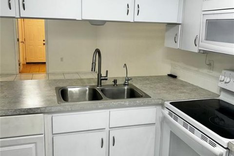 Condo in Port Richey, Florida, 3 bedrooms  № 1535773 - photo 5