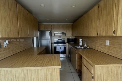 Снять в аренду кондоминиум в Майами, Флорида 2 спальни, 108.7м2, № 2046500 - фото 5