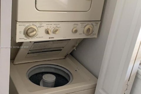 Купить кондоминиум в Майами, Флорида 2 спальни, 90.12м2, № 2048993 - фото 21