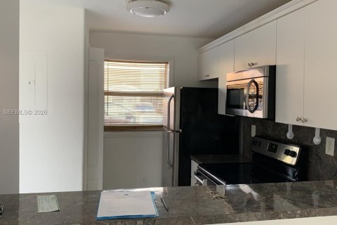 Купить кондоминиум в Майами, Флорида 2 спальни, 90.12м2, № 2048993 - фото 9