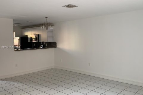 Купить кондоминиум в Майами, Флорида 2 спальни, 90.12м2, № 2048993 - фото 12